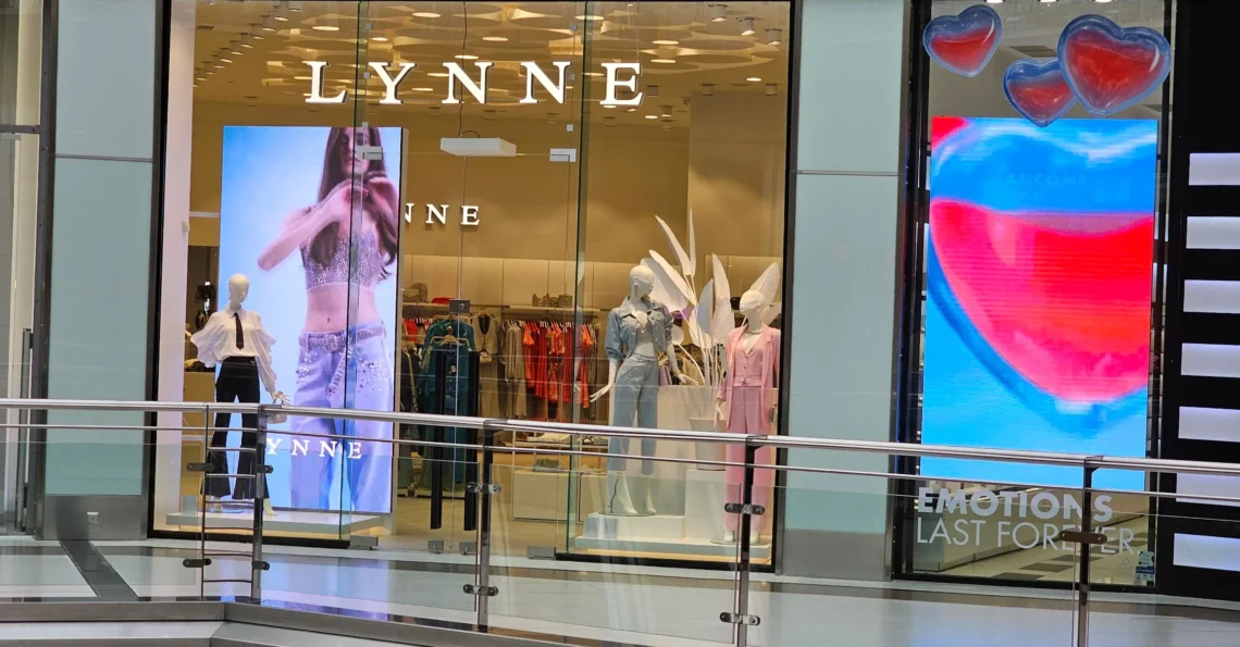 Lynne Mall p3 3000nits