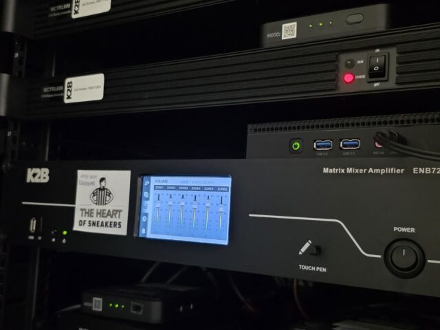 Foot locker Ermou audio system and sending cards
