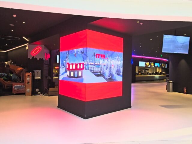 Village Cinemas The Mall p1,86 GOB corner screen