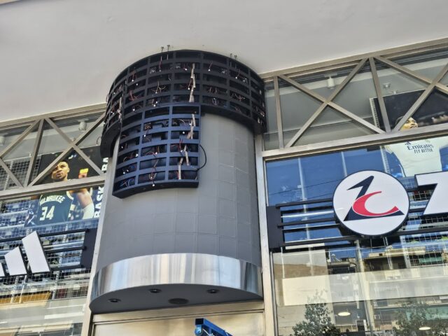 Zakcret Galatsi outdoor curved